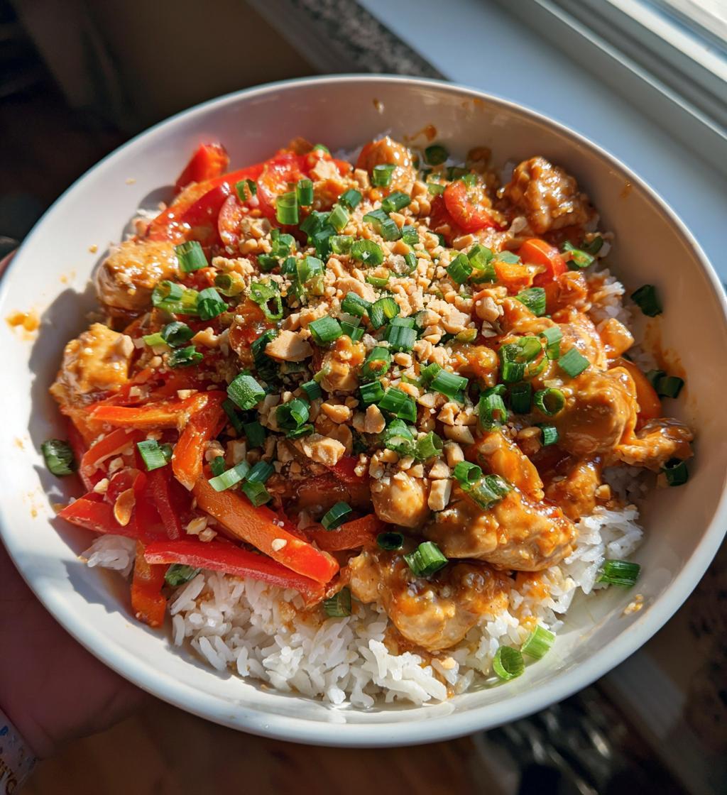 Spicy Thai Peanut Chicken Bowl - detail 1