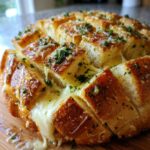 Cheesy Pull-Apart Garlic Bread Bliss