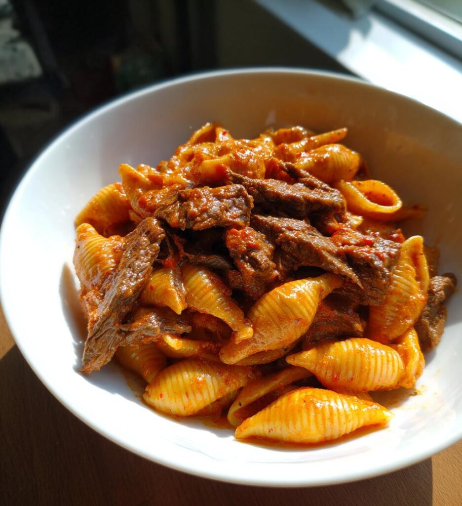 Paprika Steak Pasta Shells