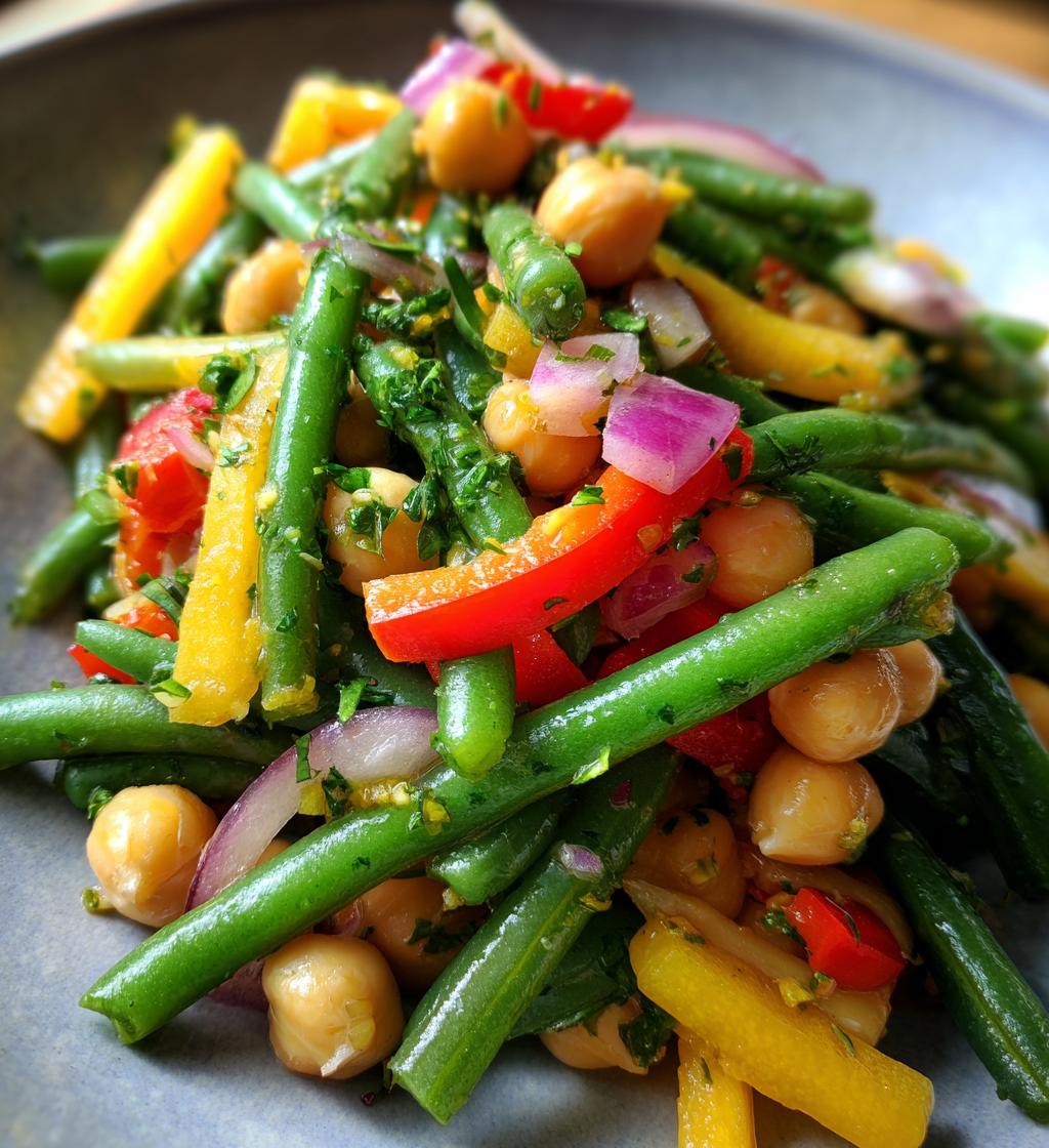 Bean Salad with Chickpeas - detail 1